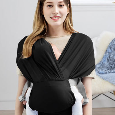 écharpe de portage noire bébé enveloppé maman