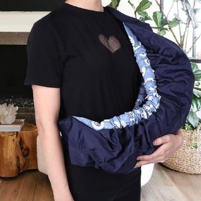 écharpe de portage bébé femme porte sans bébé vu profil