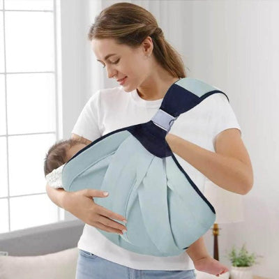 écharpe de portage maman souri  bébé enveloppé 