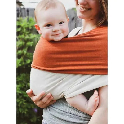 écharpe de portage maman et bébé souriant