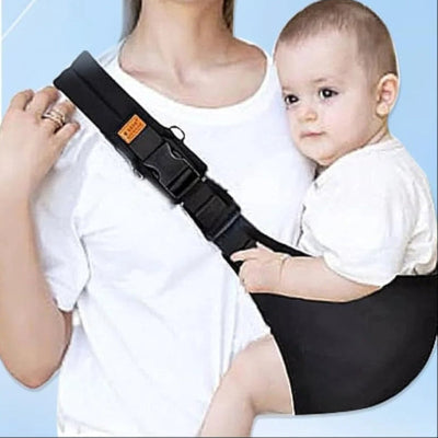 echarpe de portage noir maman bébé 9 mois assis hanche
