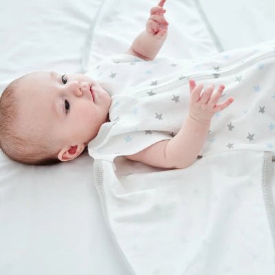 nid d'ange bébés s'amuse -cocooning
